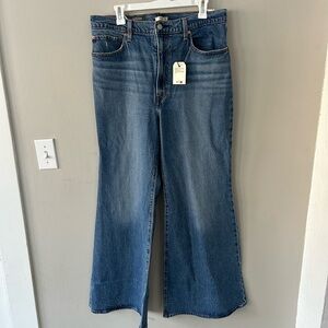 Levi’s ribcage bell jeans